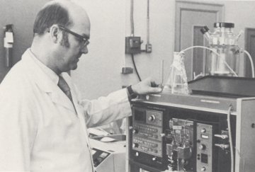 Dr. Gerald Tritz, 1977 with his HPLC