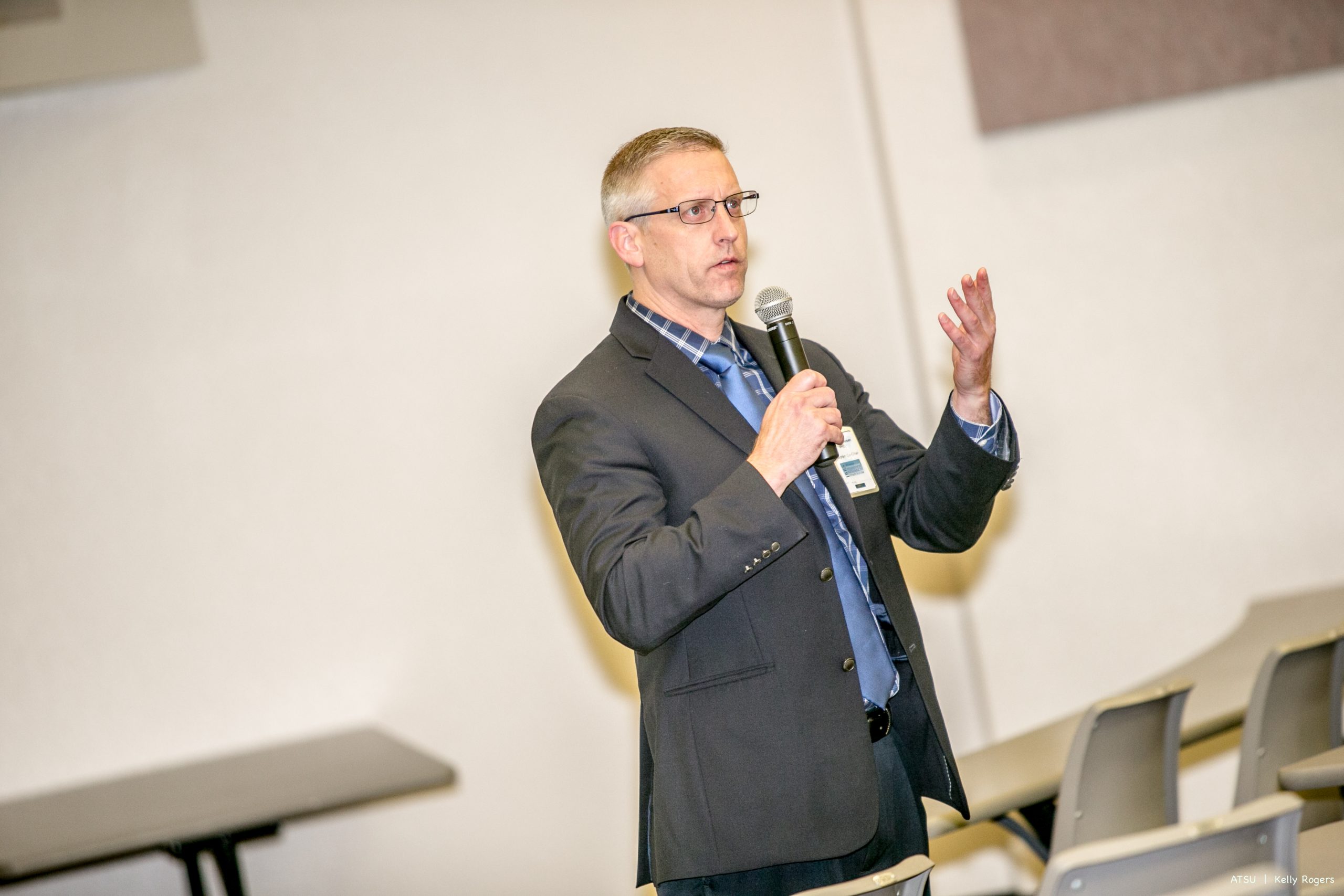 Jeremy Houser, PhD, associate professor