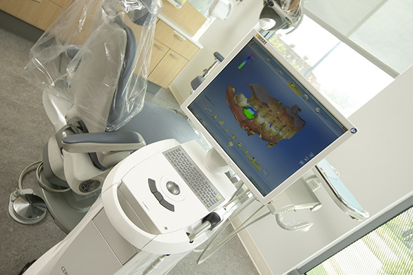 an intrairal scanner is pictured