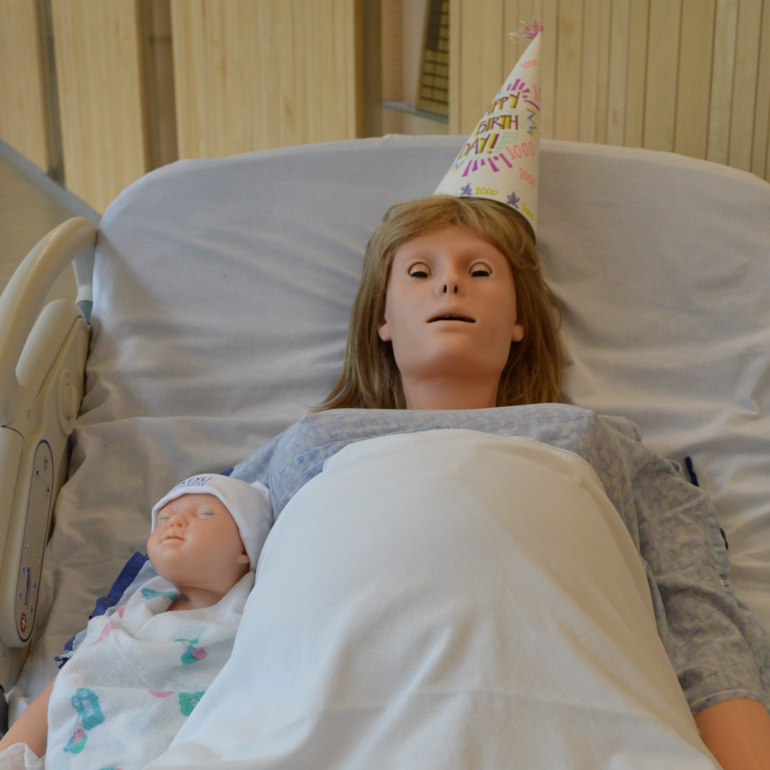 VICTORIA celebrates her 1000th birth in the Drabing Human Patient Simulator Lab